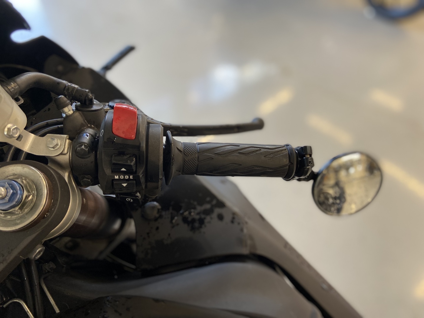 Suzuki - GSX-R - 1000 // Stealth-look / Mivv / Huollettu / Suomi-pyörä // - Moottoripyörä