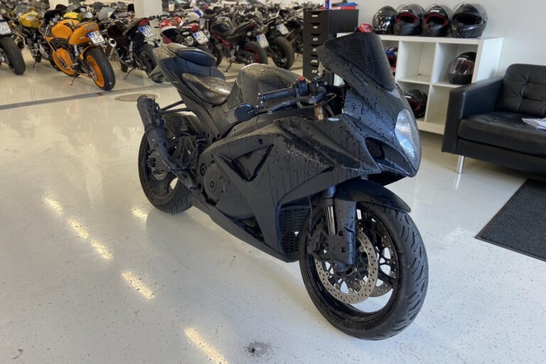 Suzuki - GSX-R - 1000 // Stealth-look / Mivv / Huollettu / Suomi-pyörä // - Moottoripyörä