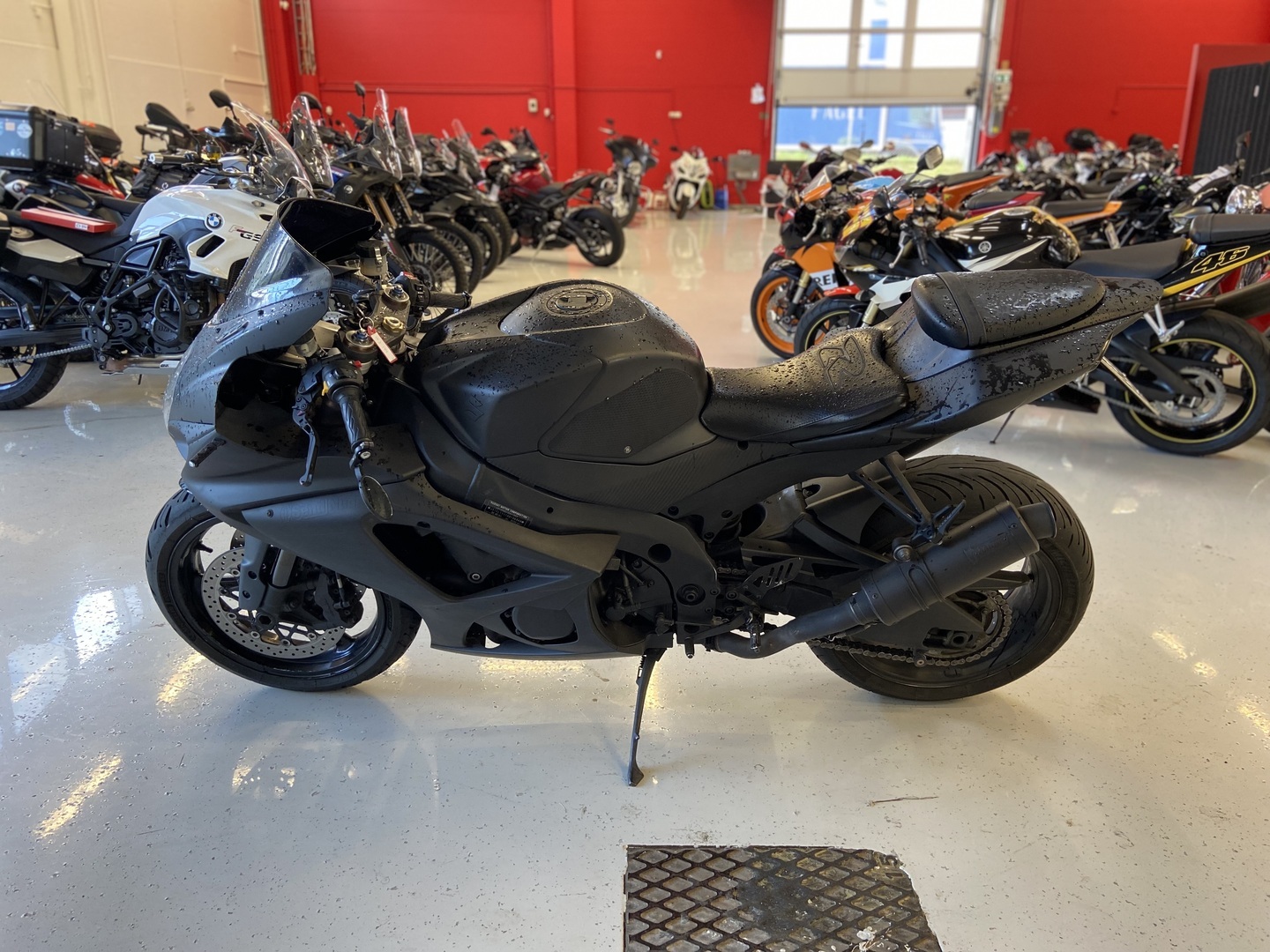 Suzuki - GSX-R - 1000 // Stealth-look / Mivv / Huollettu / Suomi-pyörä // - Moottoripyörä