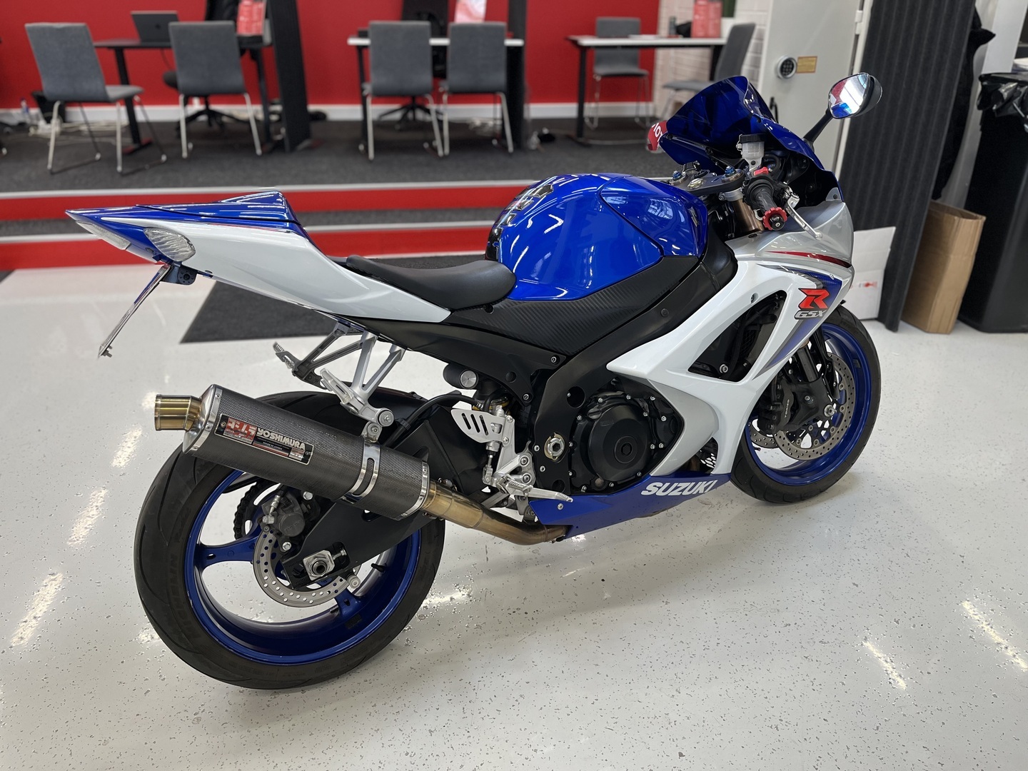 Suzuki - GSX-R - 1000 // Yoshimura / Huoltokirja / K&N / Todellinen helmi! / - Moottoripyörä