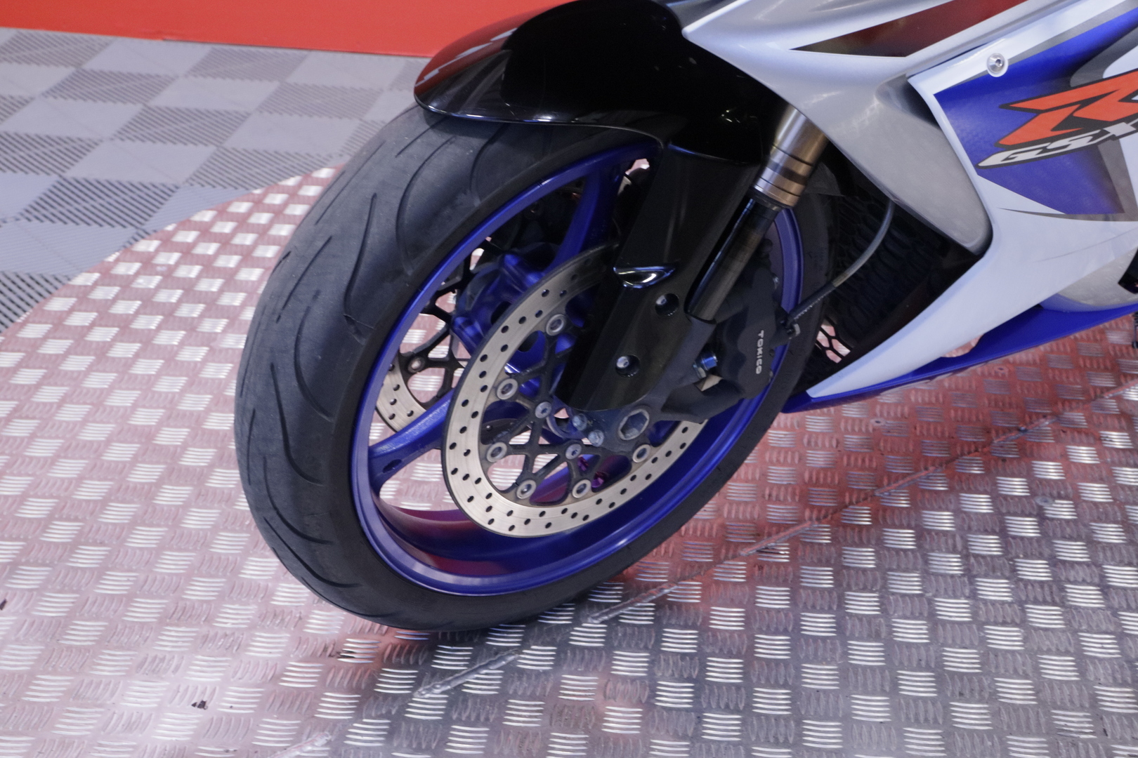 Suzuki - GSX-R - 1000 // Suomi-pyörä / Yoshimura / Huoltokirja / K&N / Todellinen helmi! / - Moottoripyörä