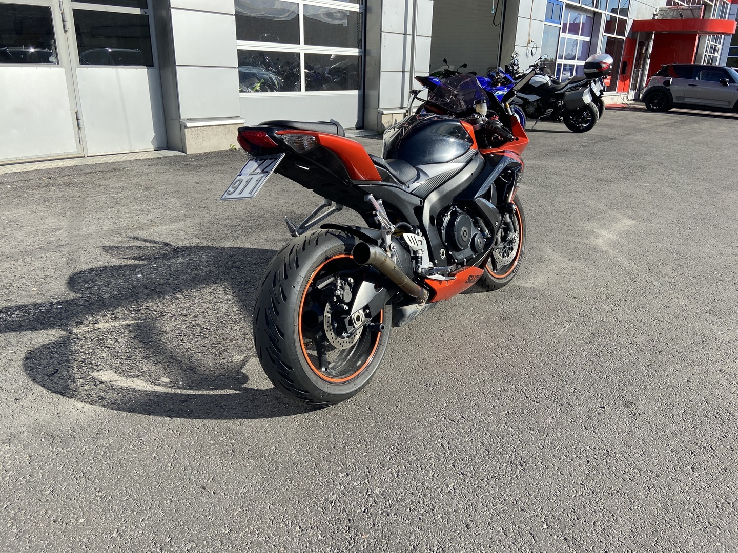 Suzuki - GSX-R - 750 // Suomi-pyörä / Huoltokirja / Akrapovic // - Moottoripyörä