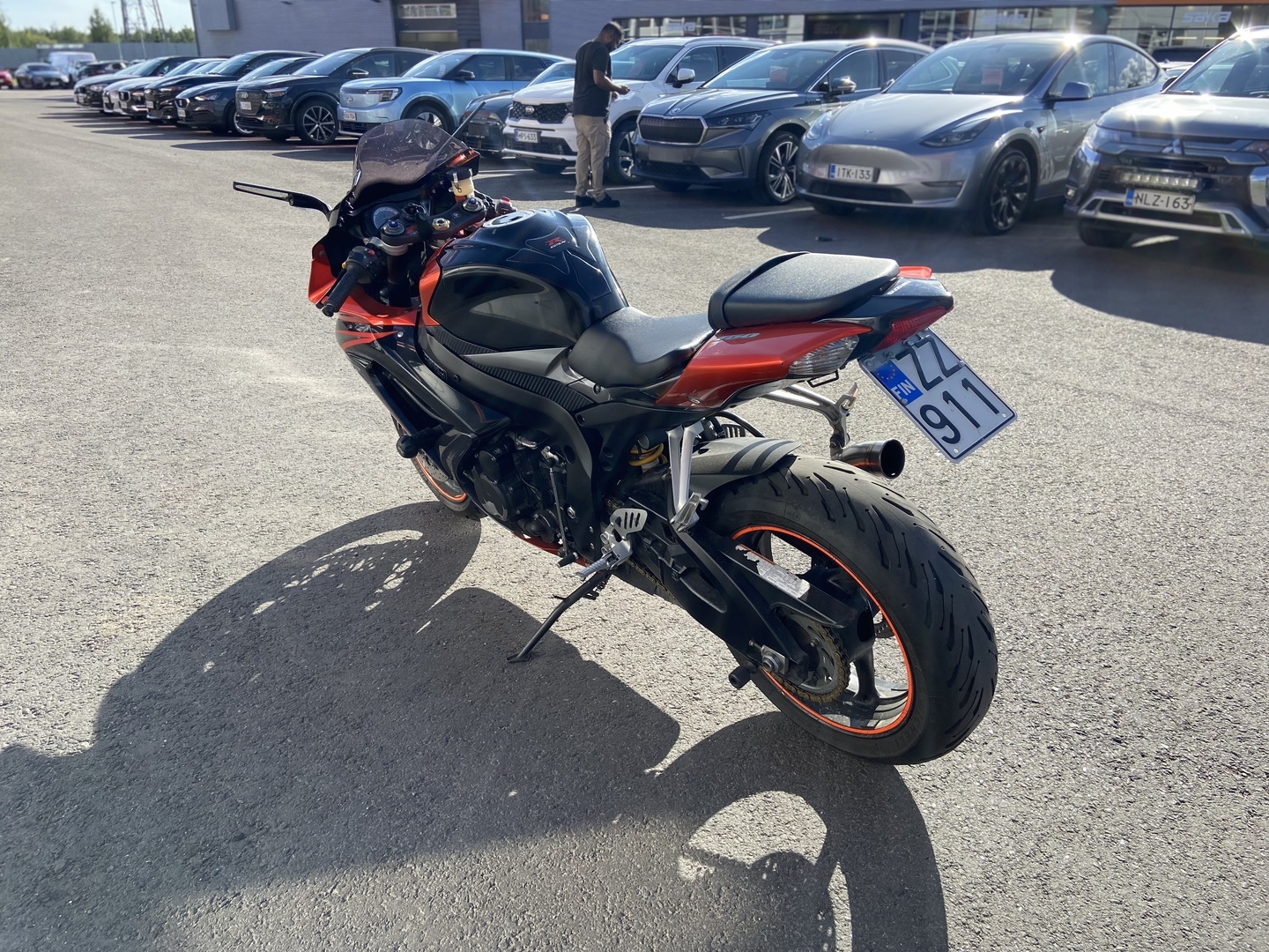 Suzuki - GSX-R - 750 // Suomi-pyörä / Huoltokirja / Akrapovic // - Moottoripyörä