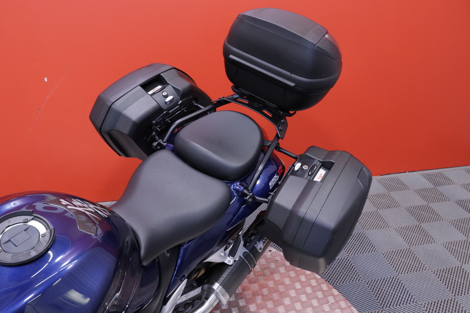 Suzuki - GSX - 1300R Hayabusa // Huoltokirja / Suomi-pyörä / 3x laukut // - Moottoripyörä