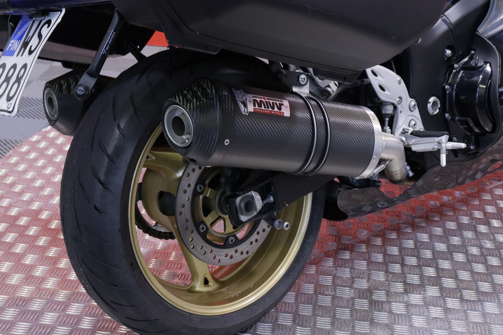 Suzuki - GSX - 1300R Hayabusa // Huoltokirja / Suomi-pyörä / 3x laukut // - Moottoripyörä