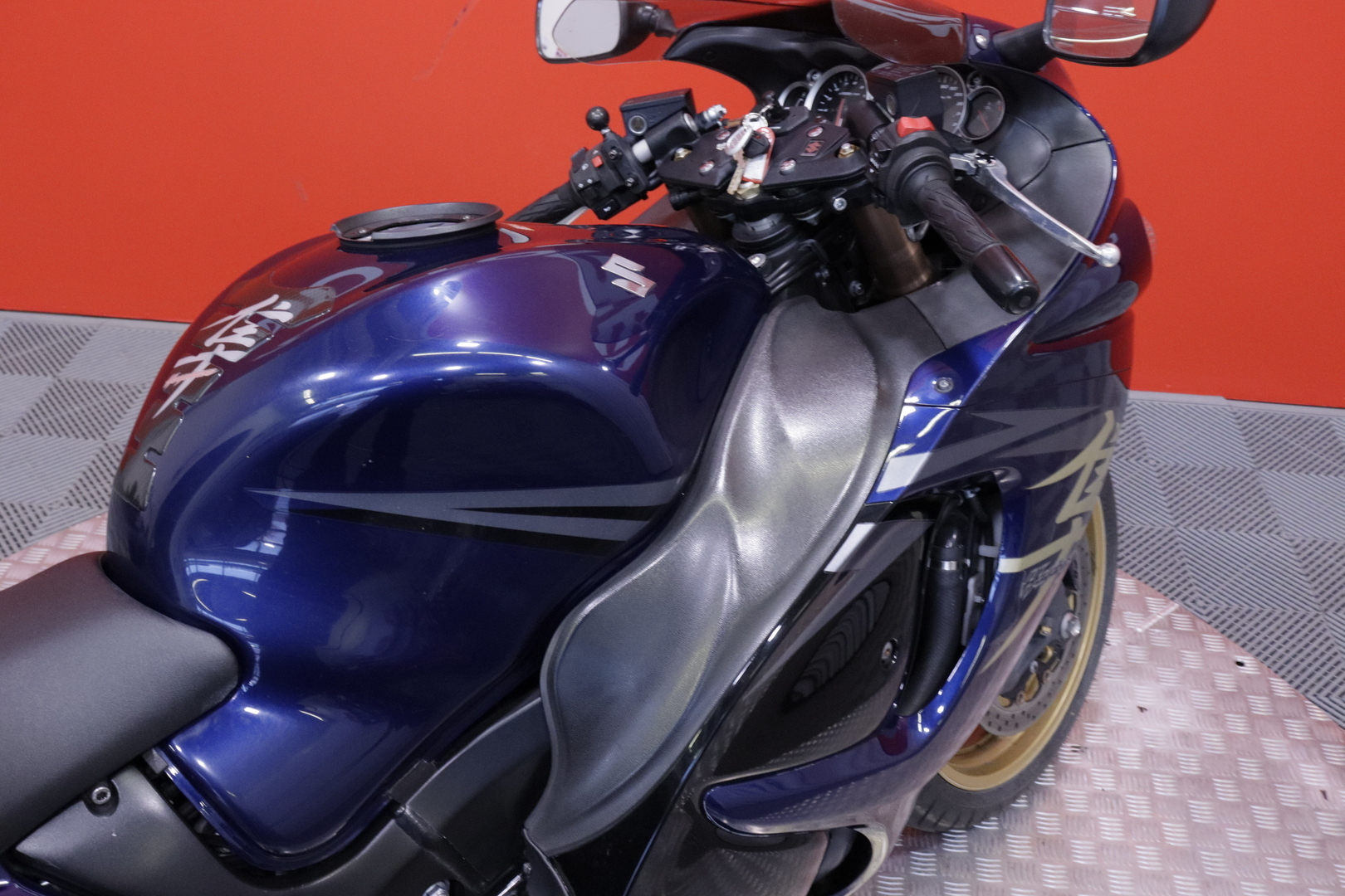 Suzuki - GSX - 1300R Hayabusa // Huoltokirja / Suomi-pyörä / 3x laukut // - Moottoripyörä