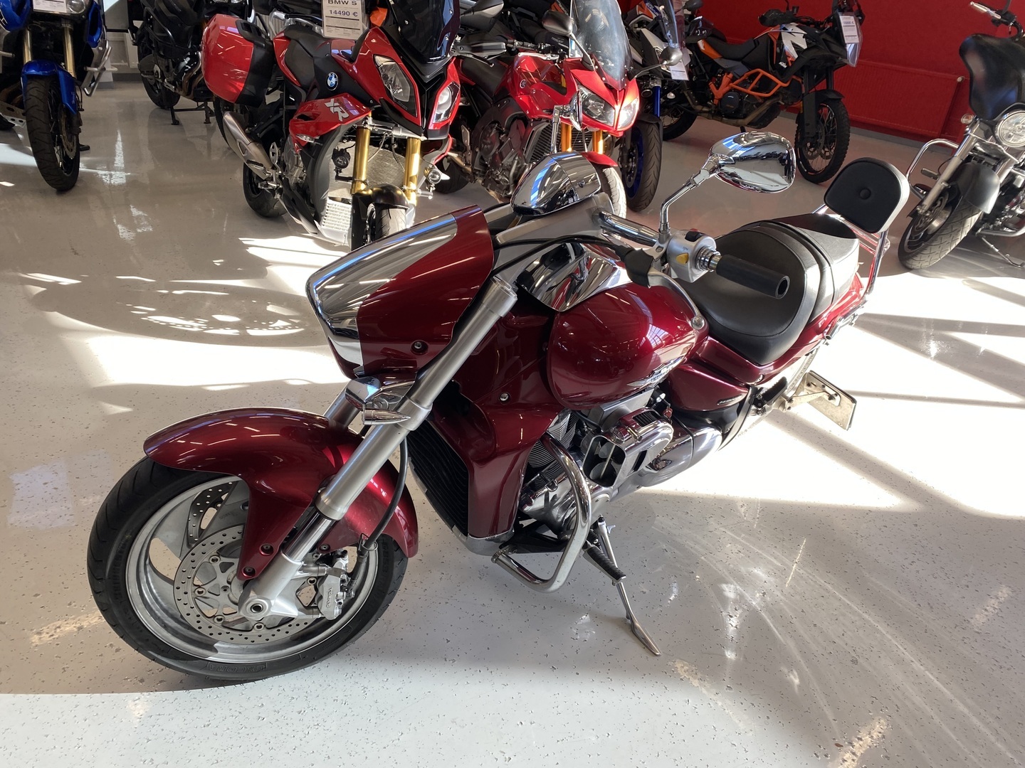 Suzuki - INTRUDER - M1800R // Hooker putkisto / Supercharger / LED / Powercommander // - Moottoripyörä