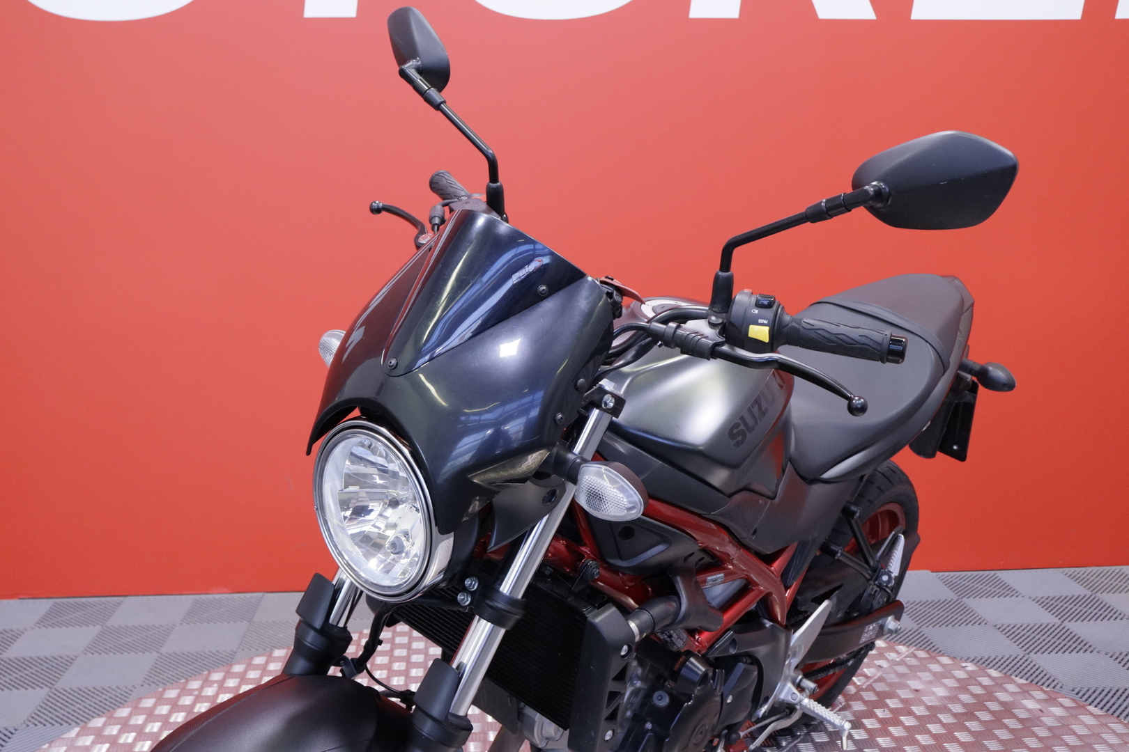 Suzuki - SV - 650 // Suomi-pyörä / ABS / Yoshimura // - Moottoripyörä