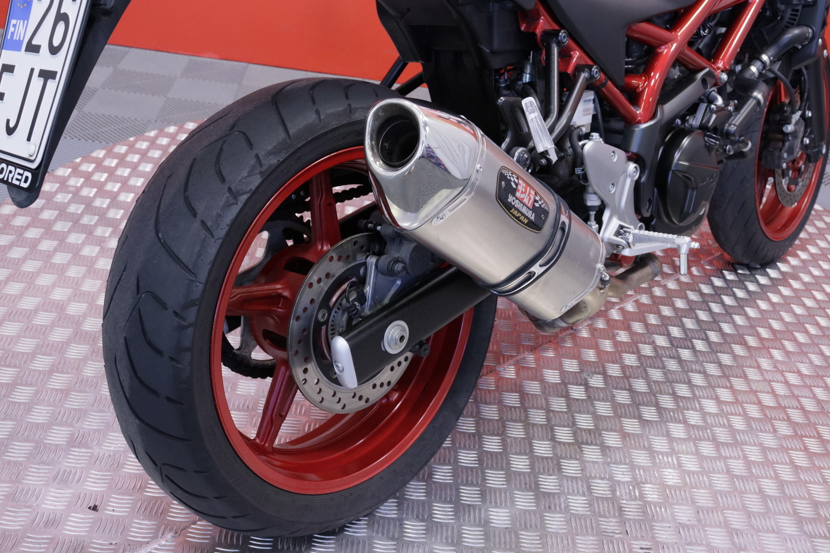 Suzuki - SV - 650 // Suomi-pyörä / ABS / Yoshimura // - Moottoripyörä