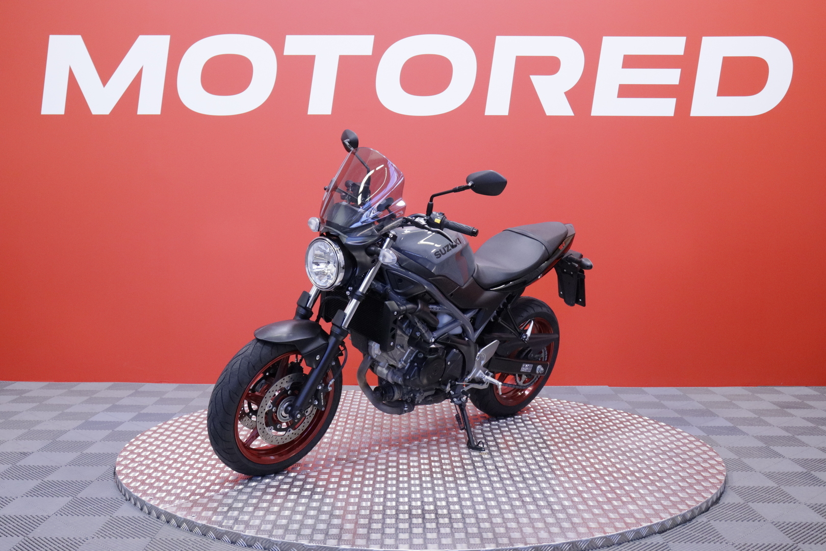 Suzuki - SV - 650 // Huoltokirja / Kaatumatapit / Alkuperäiskuntoinen // - Moottoripyörä
