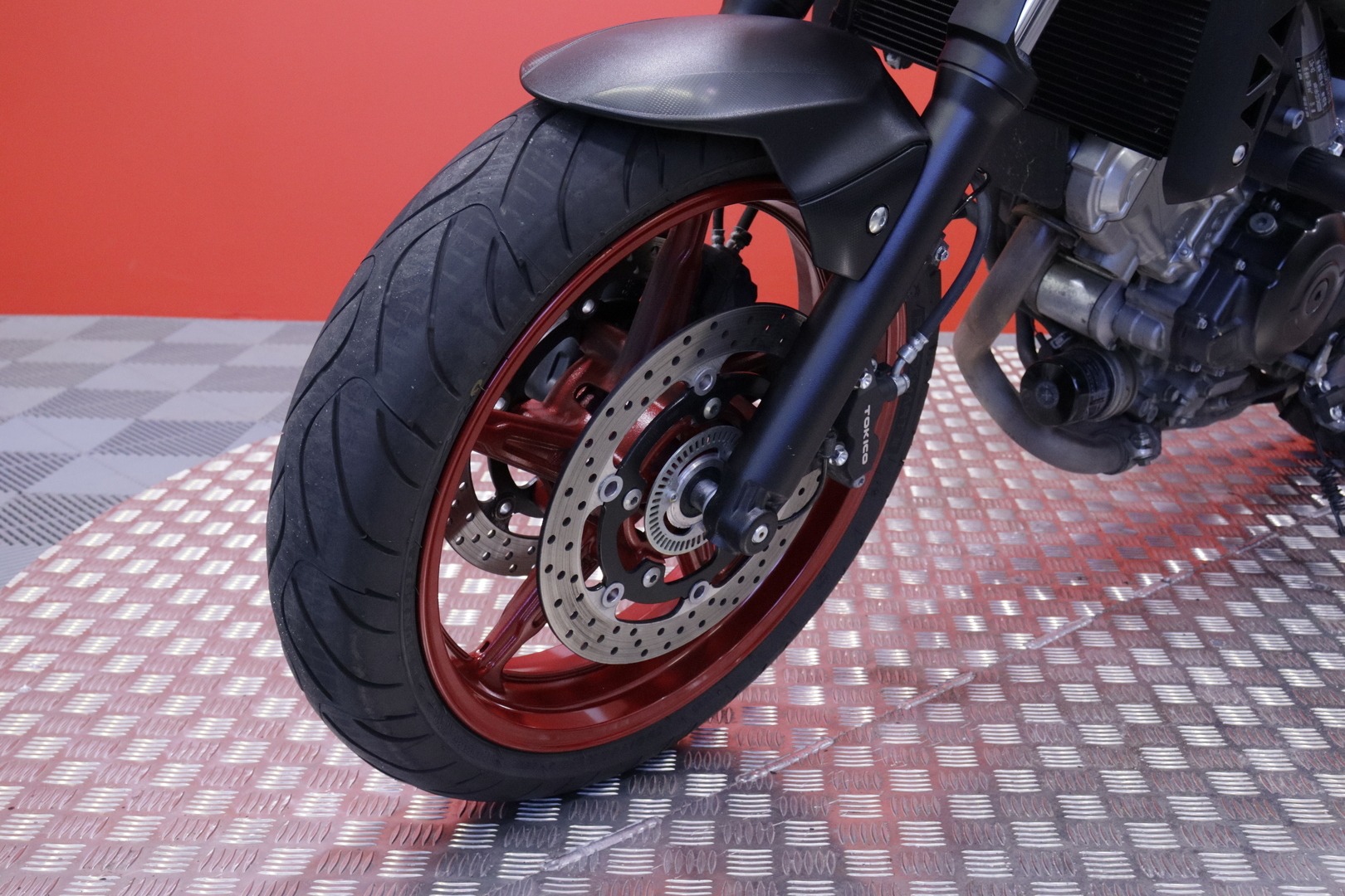 Suzuki - SV - 650 // Huoltokirja / Kaatumatapit / Alkuperäiskuntoinen // - Moottoripyörä