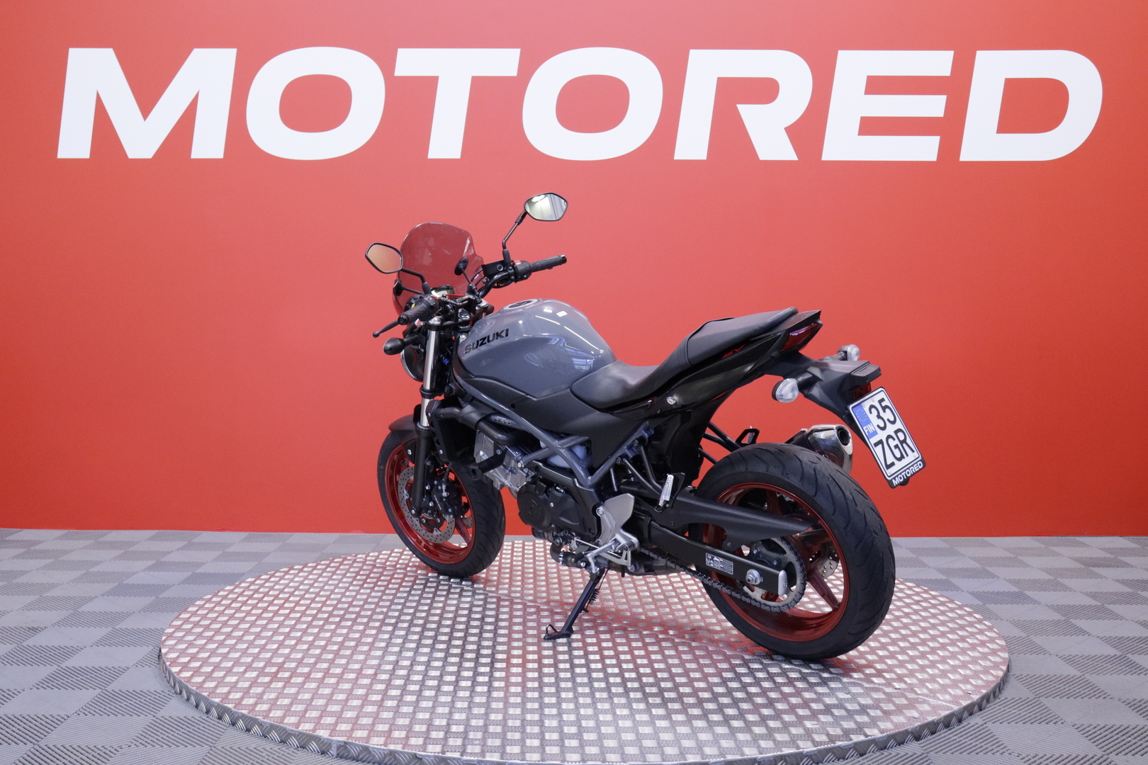 Suzuki - SV - 650 // Huoltokirja / Kaatumatapit / Alkuperäiskuntoinen // - Moottoripyörä