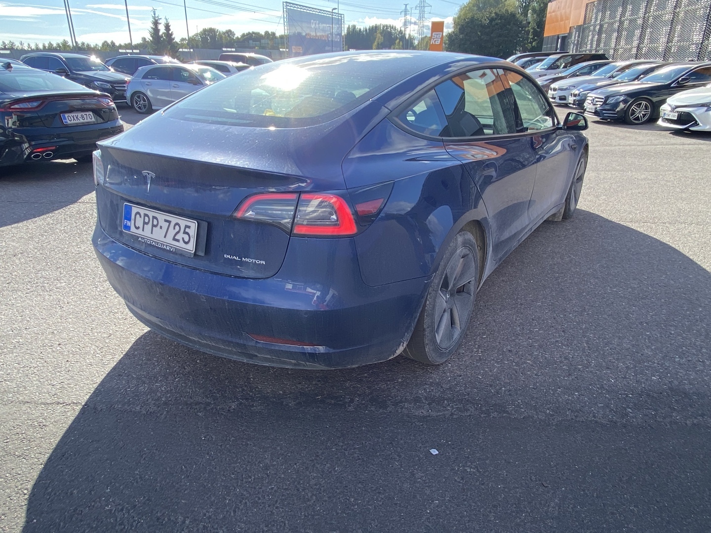 Tesla - Model 3 - Long Range - Sedan