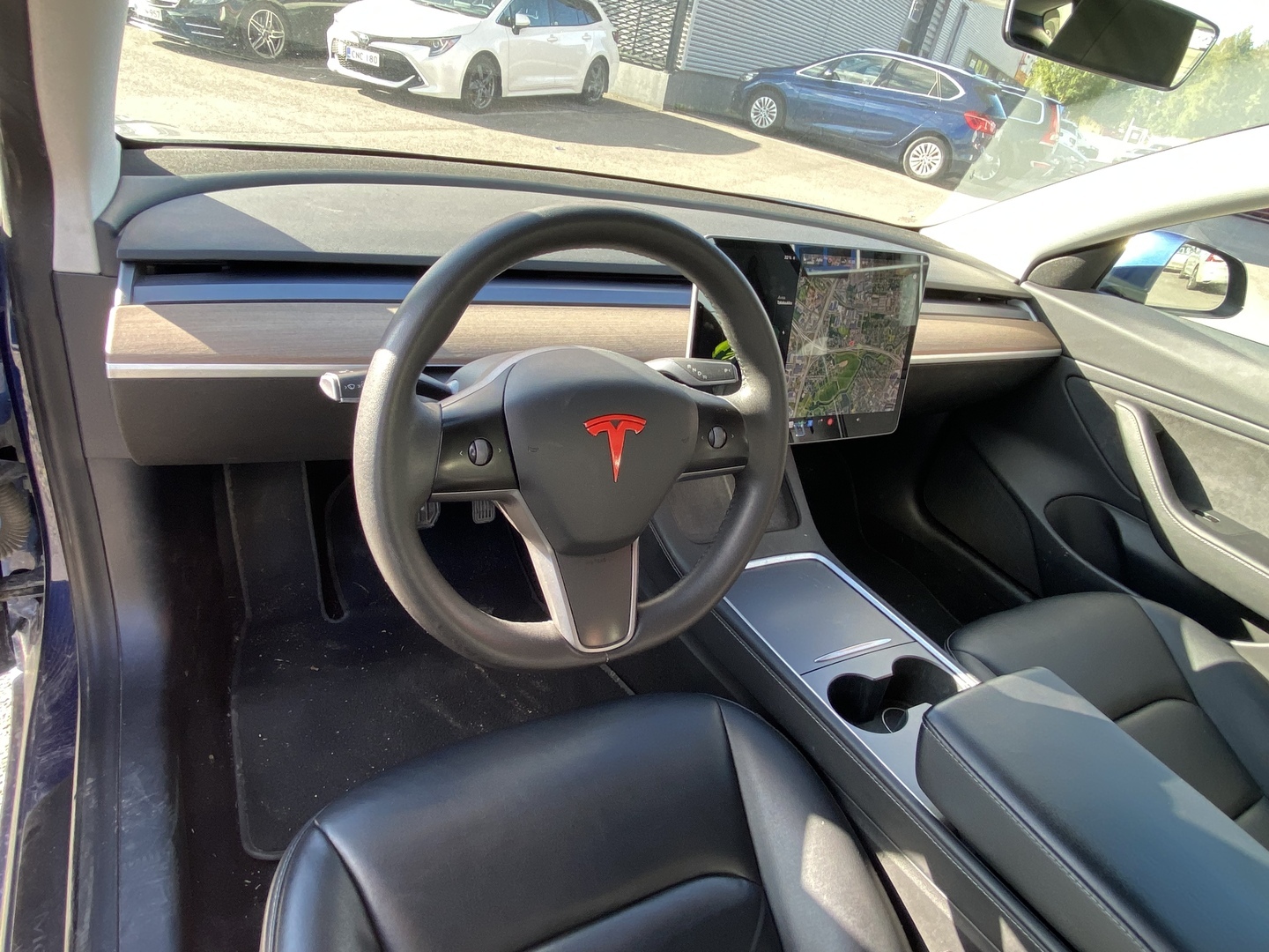 Tesla - Model 3 - Long Range - Sedan