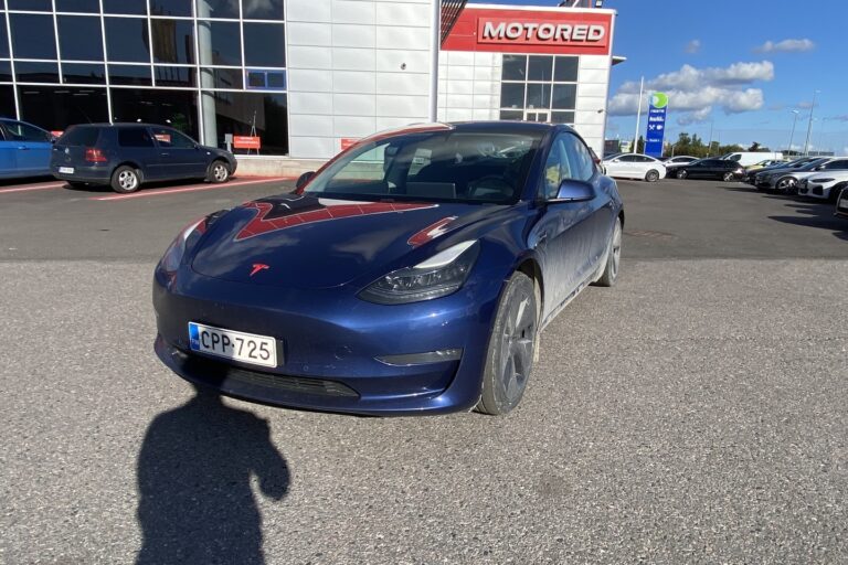 Tesla - Model 3 - Long Range - Sedan