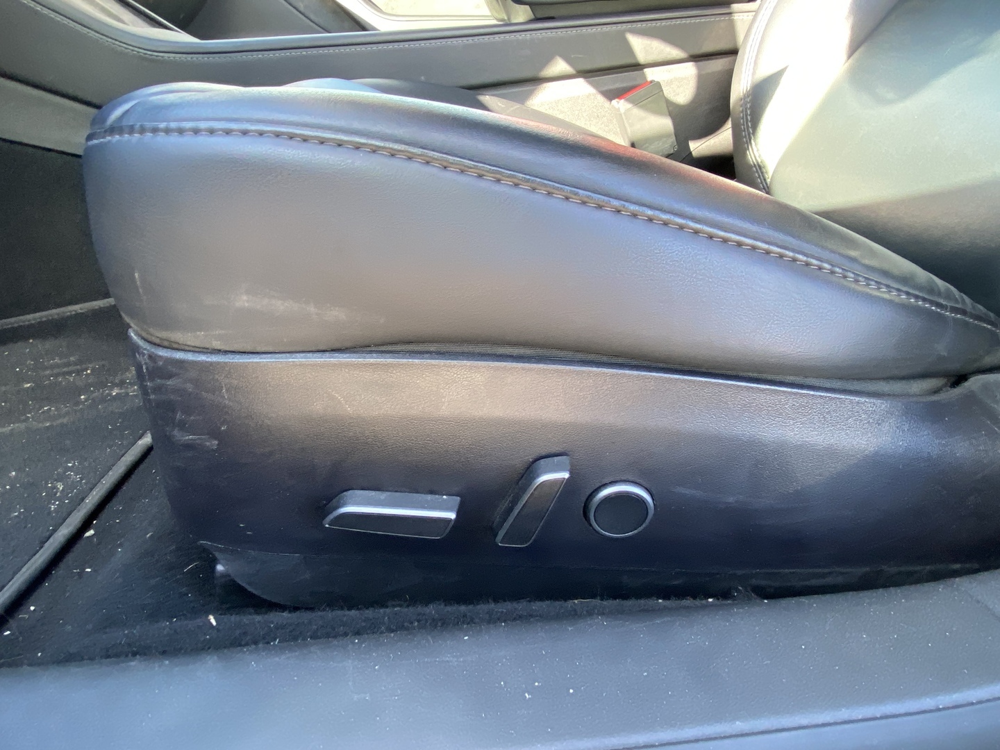 Tesla - Model 3 - Long Range - Sedan