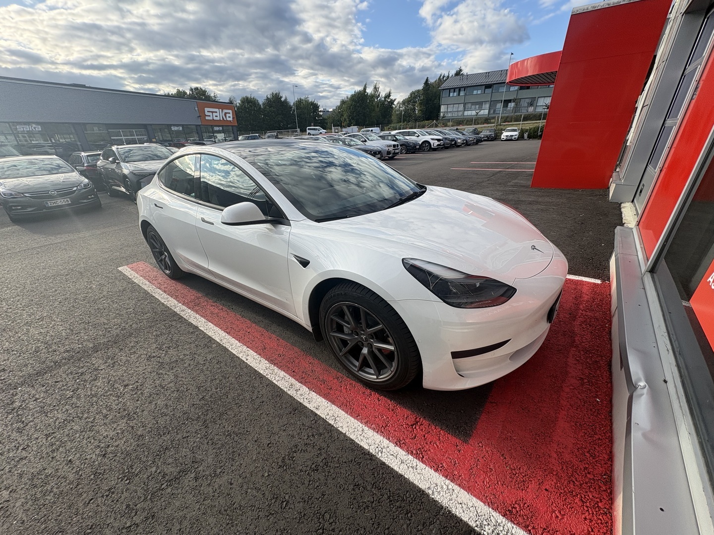 Tesla - Model 3 - Standard Range Plus - Sedan