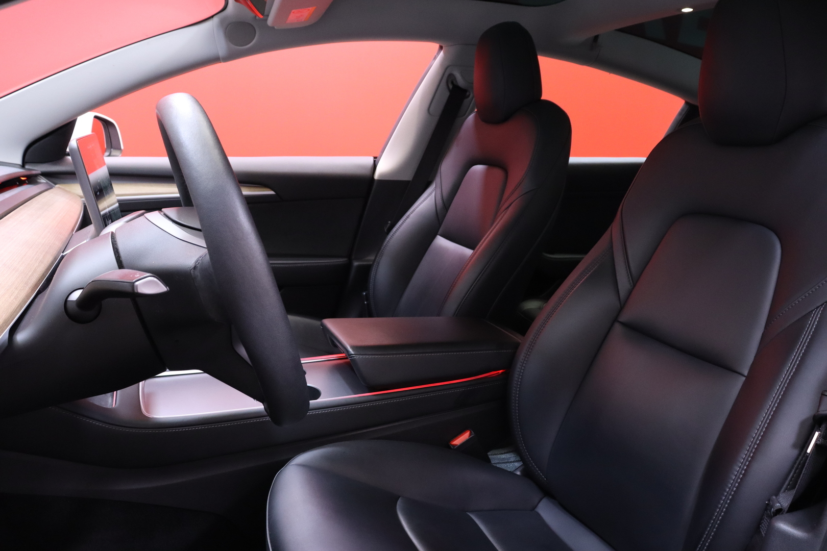 Tesla - Model 3 - Standard Range Plus - Sedan