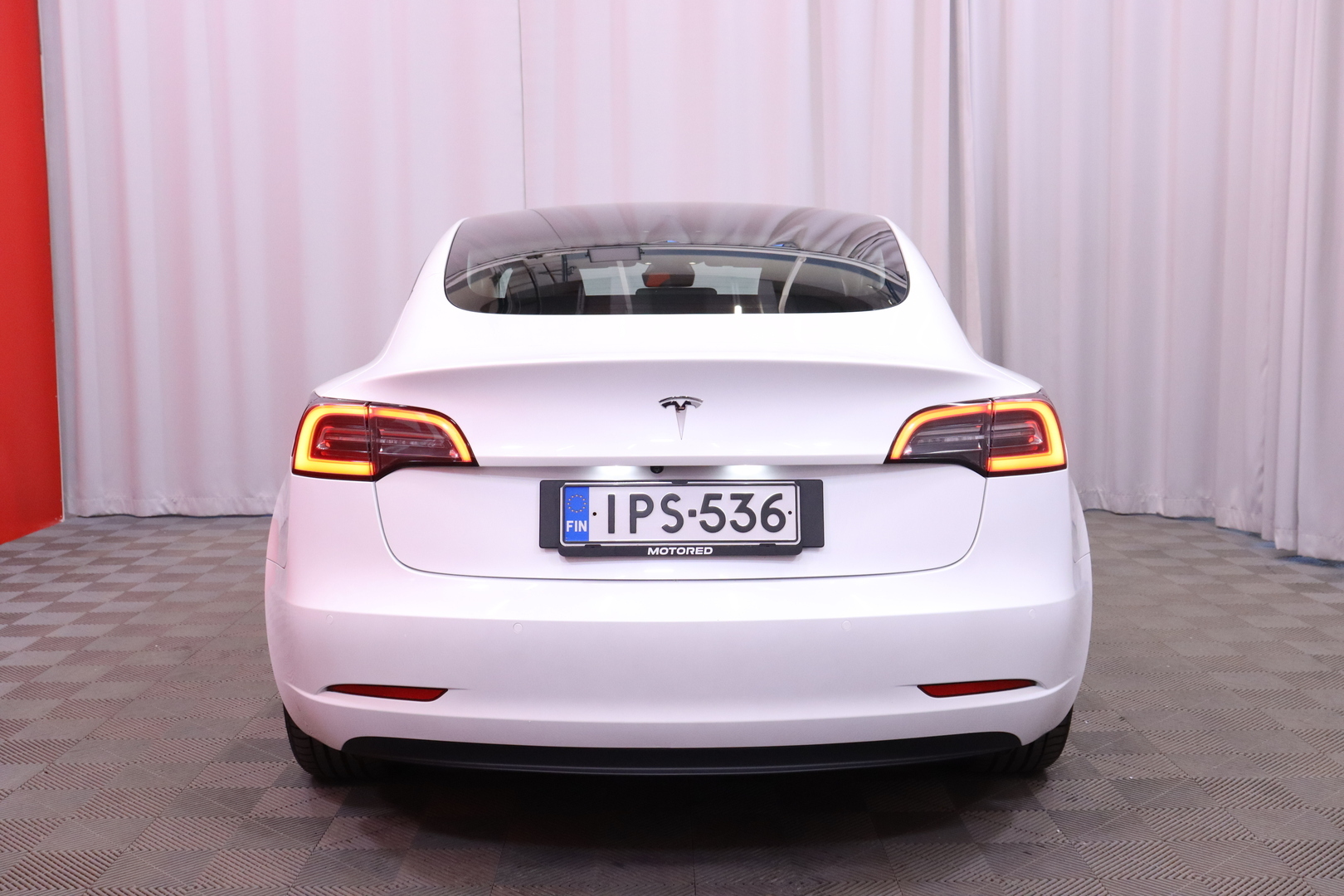 Tesla - Model 3 - Standard Range Plus - Sedan