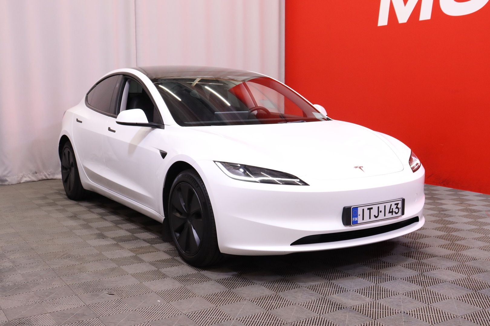 Tesla - Model 3 - Long Range AWD Highland / Koukku / AMD Ryzen / Ilmastoidut nahat / Premium Audio / Lasikatto / - Sedan