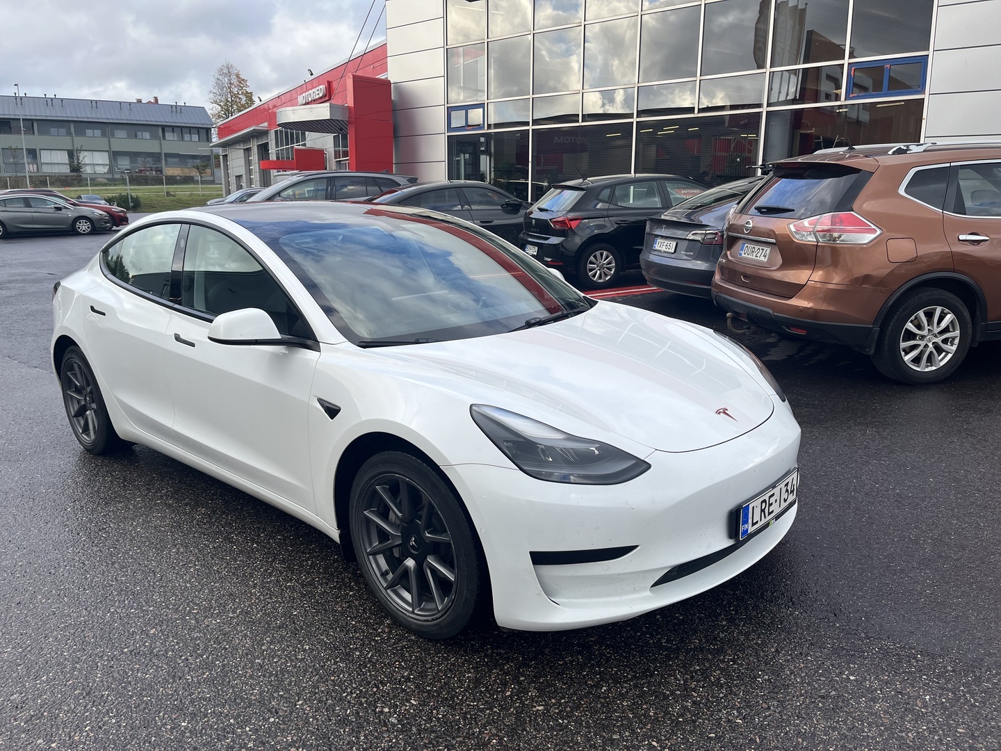 Tesla - Model 3 - Standard Range Plus - Sedan