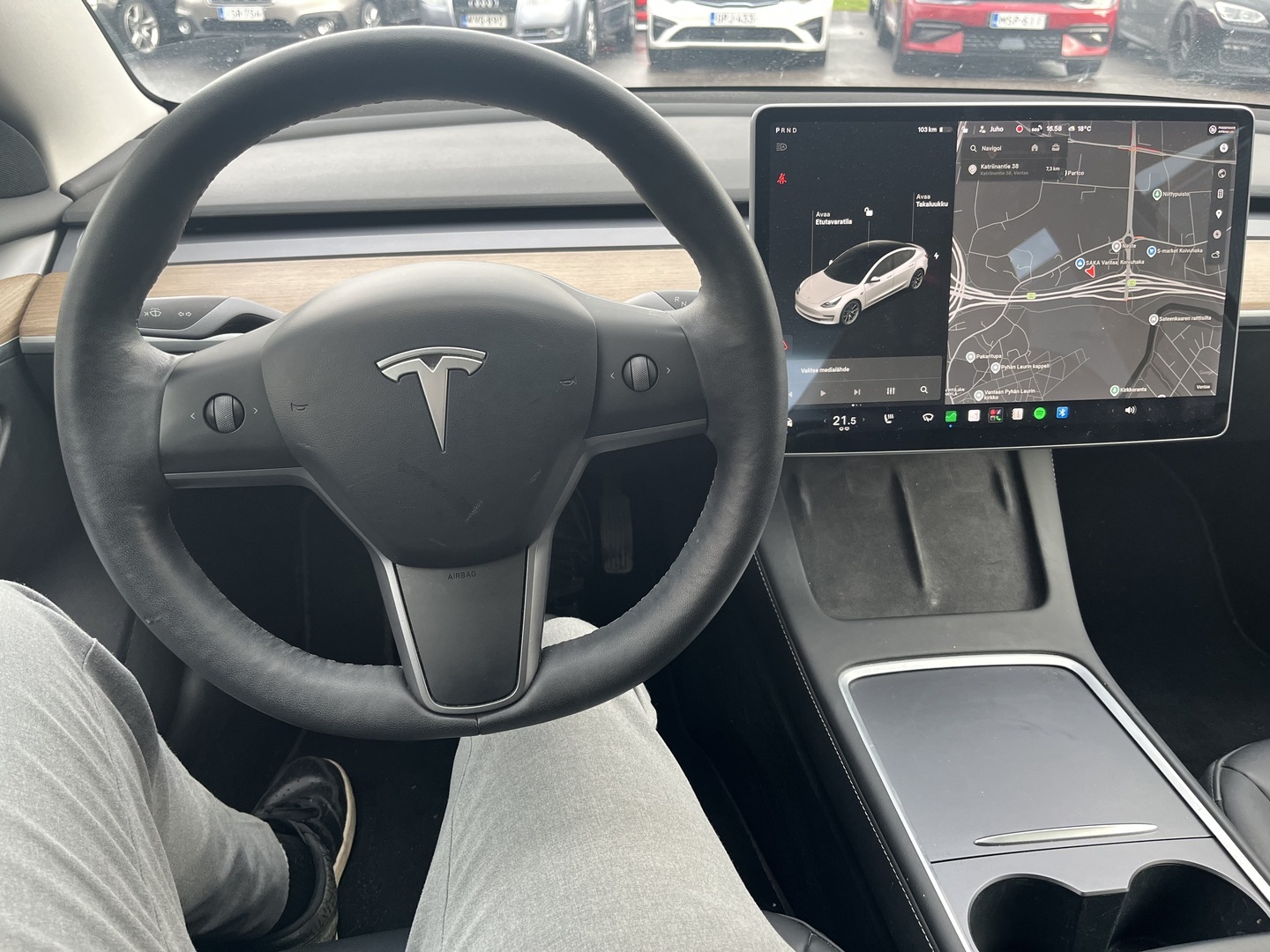 Tesla - Model 3 - Standard Range Plus - Sedan