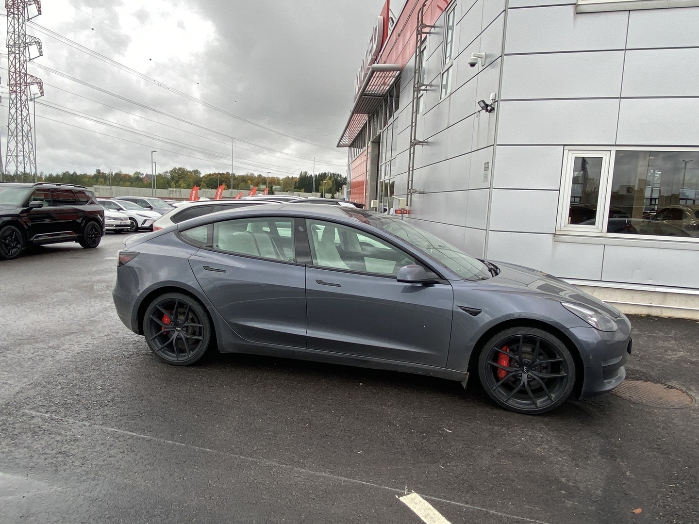 Tesla - Model 3 - Model 3 Sedan (AA) 4ov - Sedan