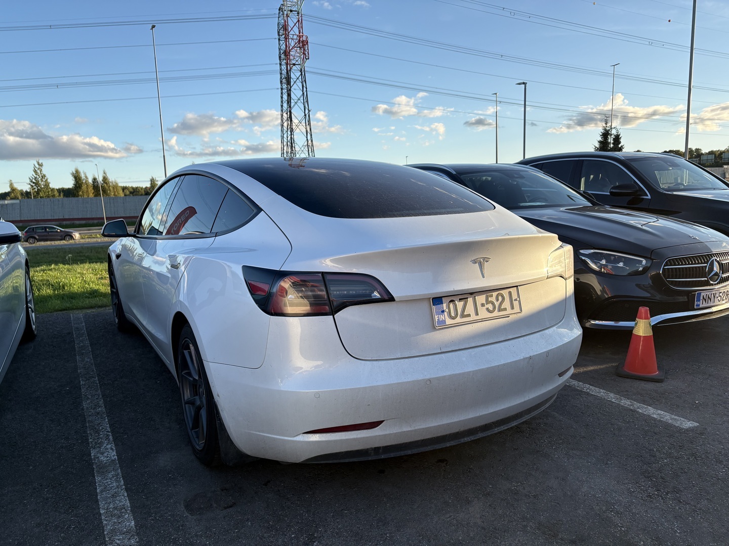 Tesla - Model 3 - Standard Range Plus - Sedan