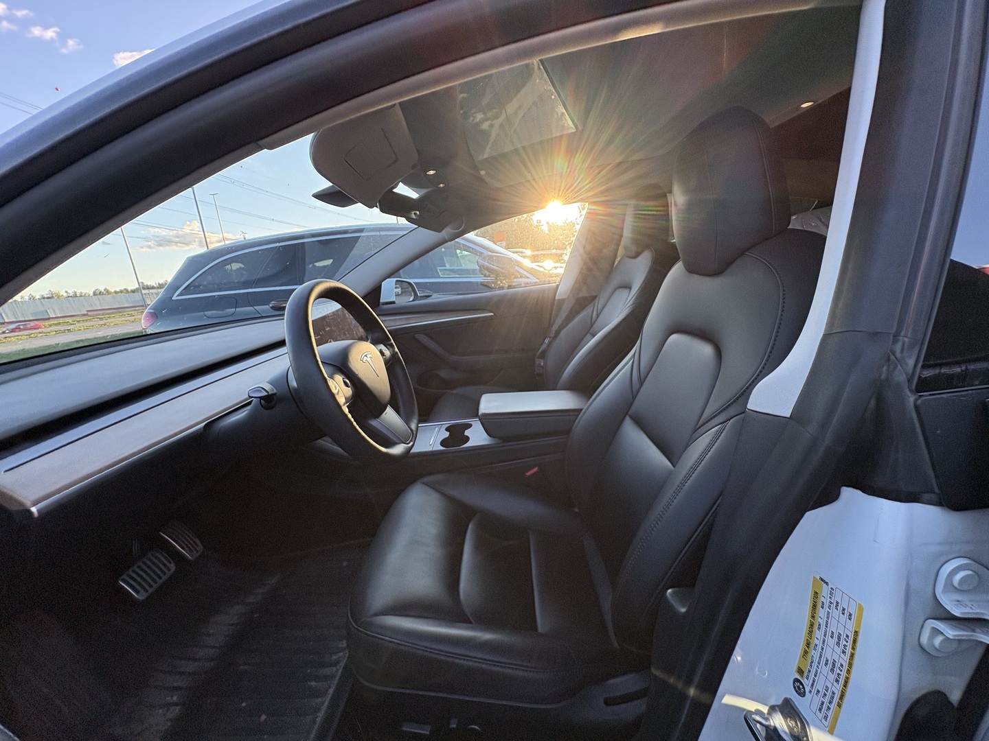 Tesla - Model 3 - Standard Range Plus - Sedan