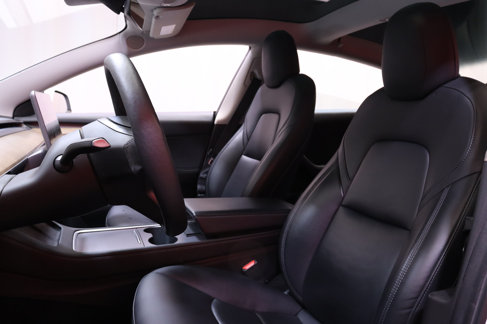 Tesla - Model 3 - Standard Range Plus - Sedan