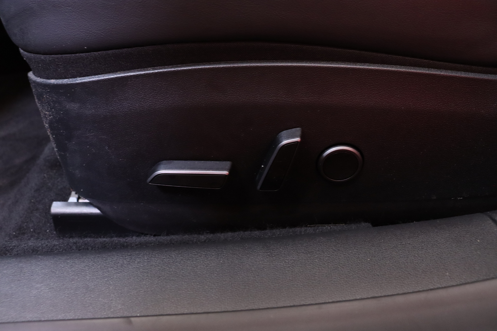 Tesla - Model 3 - Standard Range Plus - Sedan