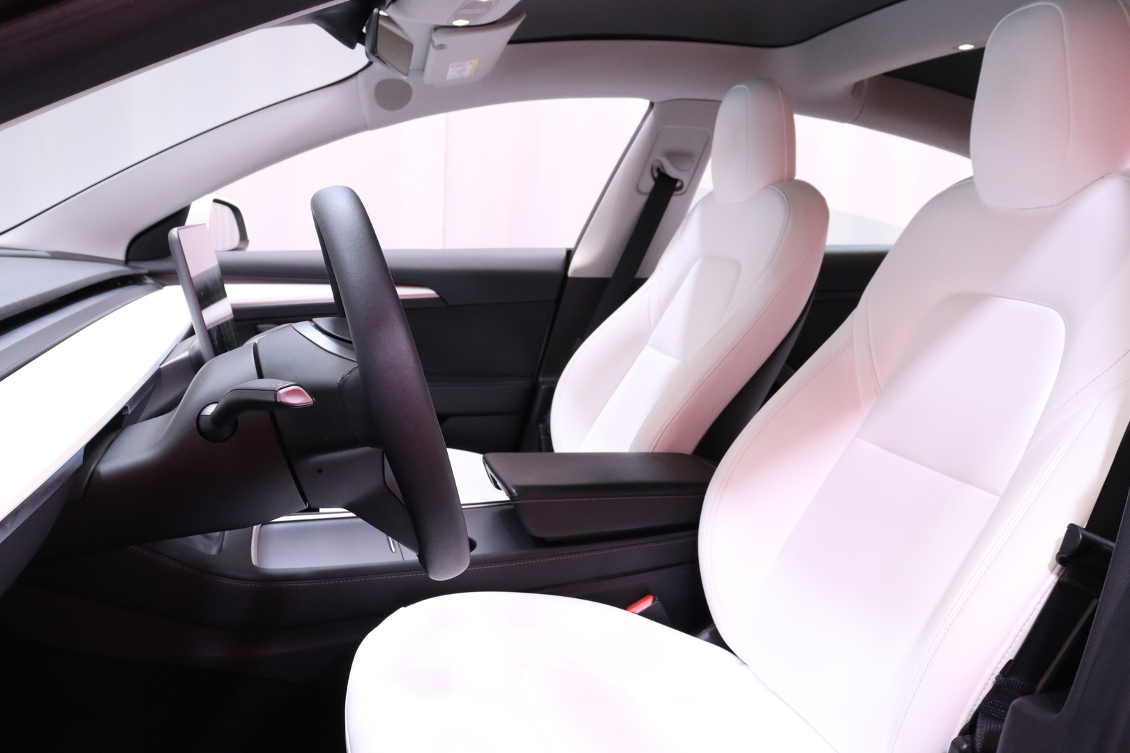 Tesla - Model 3 - Long Range - Sedan