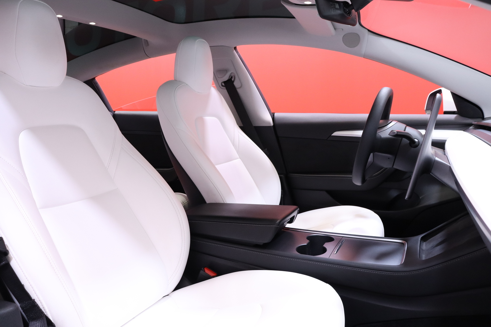 Tesla - Model 3 - Long Range - Sedan