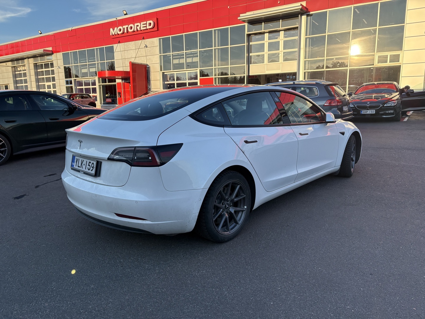 Tesla - Model 3 - Standard Range Plus - Sedan