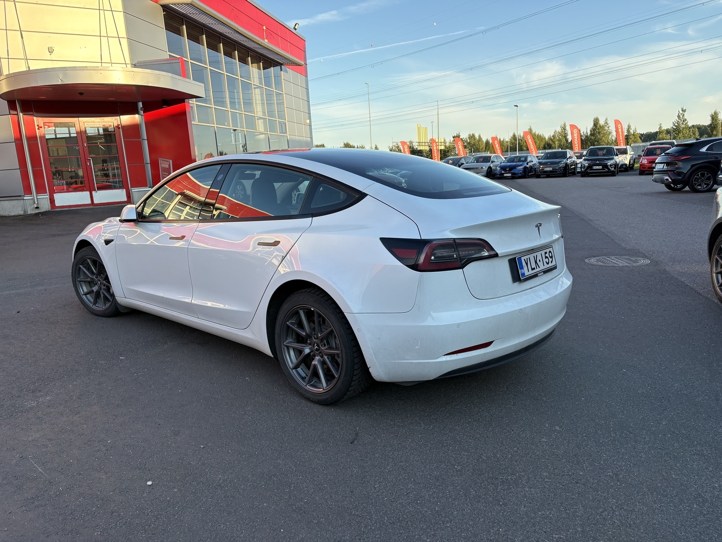Tesla - Model 3 - Standard Range Plus - Sedan