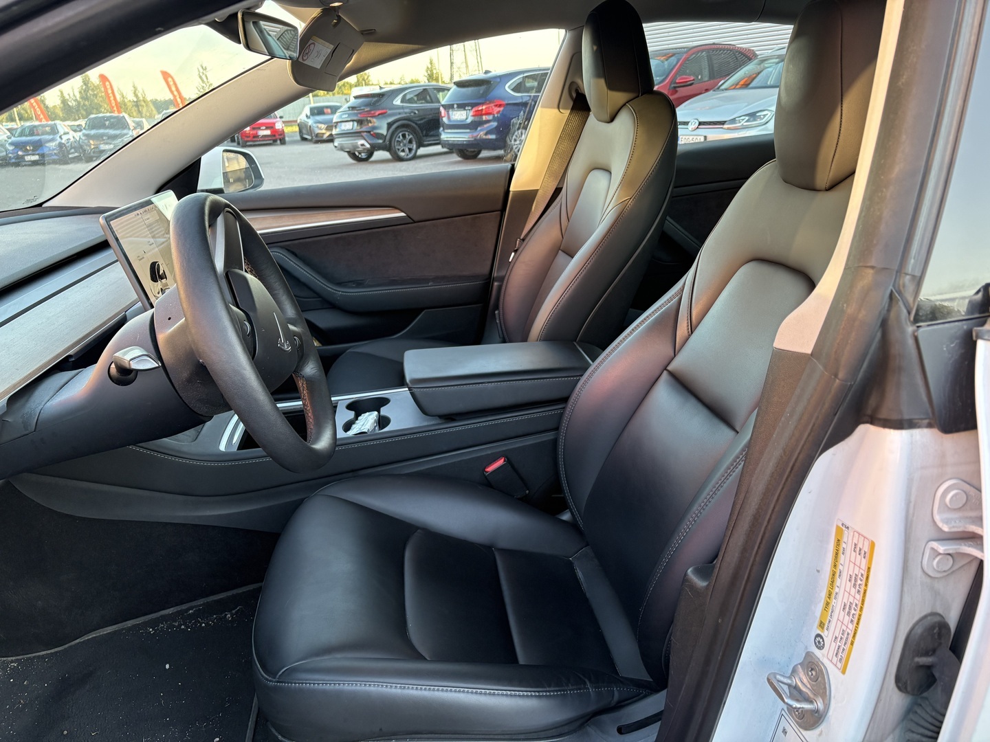 Tesla - Model 3 - Standard Range Plus - Sedan