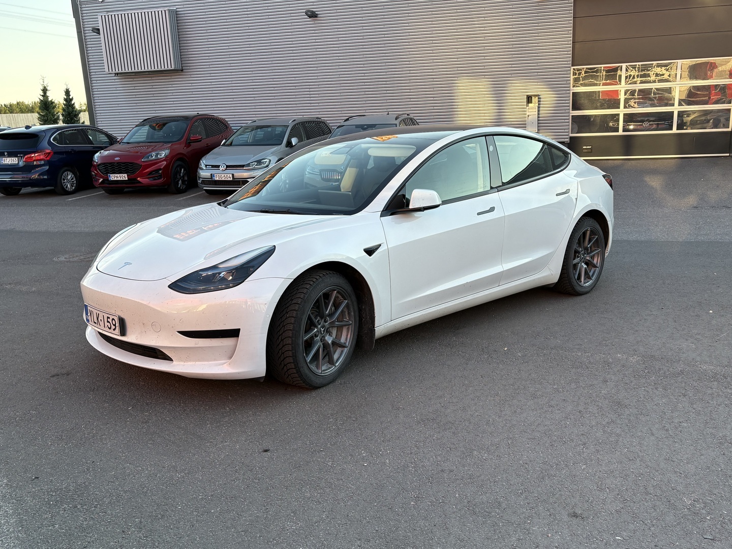 Tesla - Model 3 - Standard Range Plus - Sedan