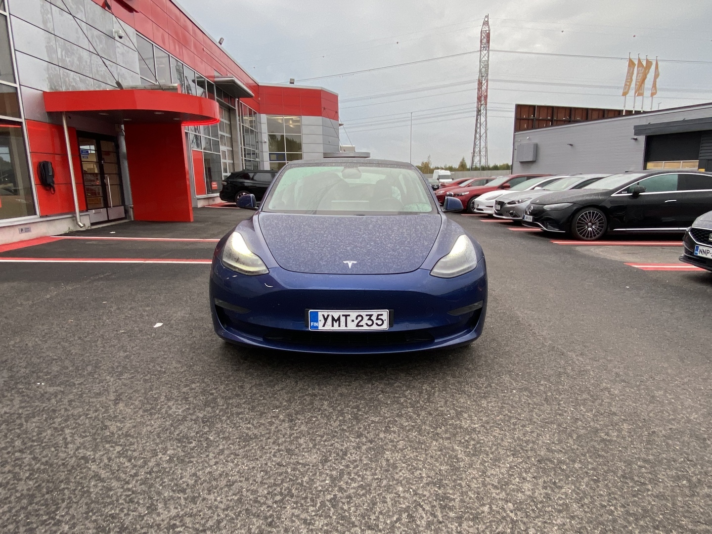 Tesla - Model 3 - Long Range - Sedan