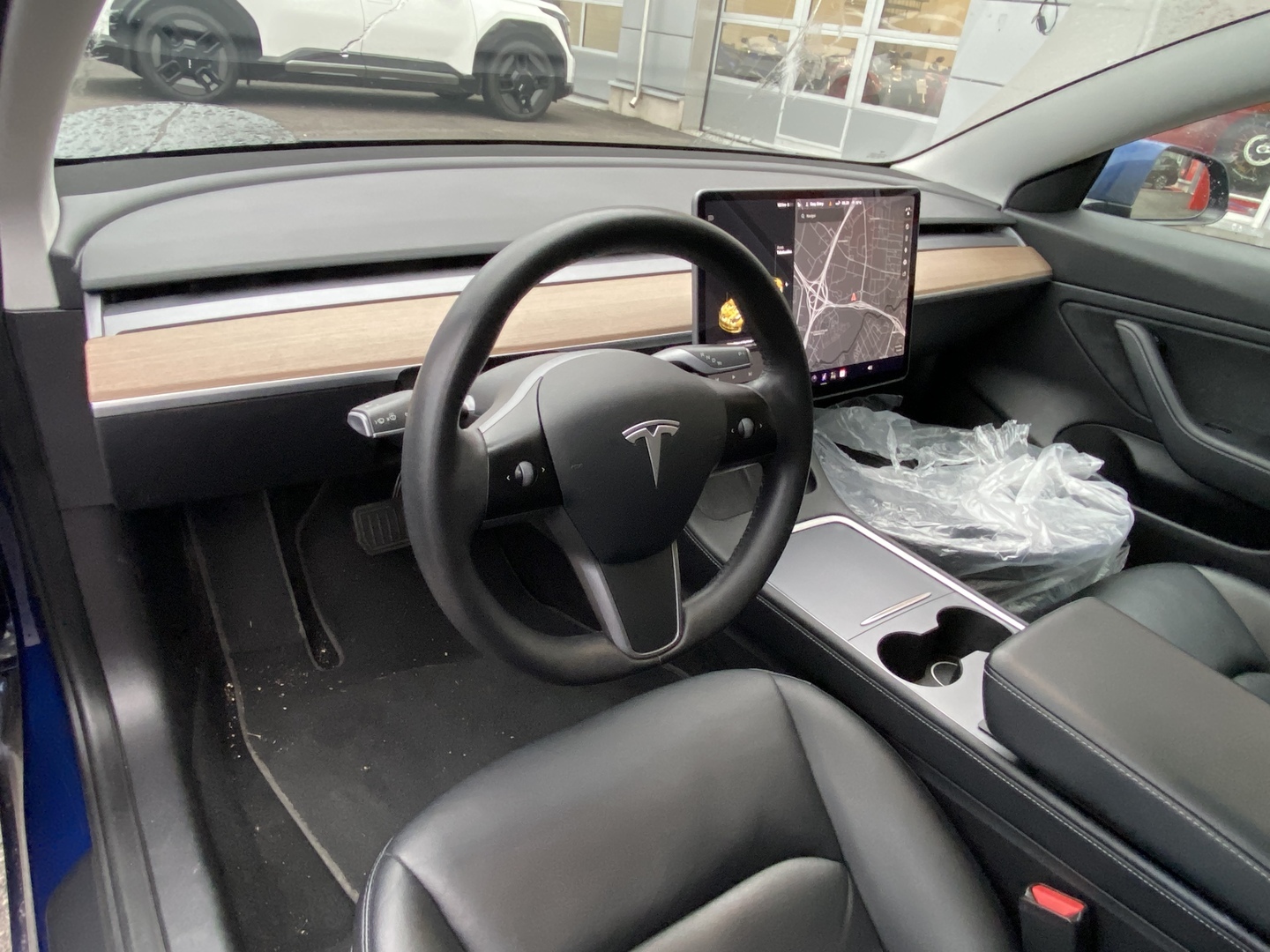 Tesla - Model 3 - Long Range - Sedan