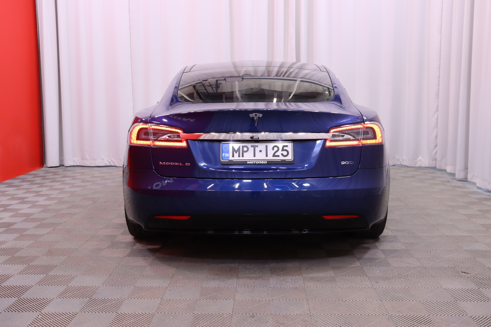 Tesla - Model S - 90 D - Sedan