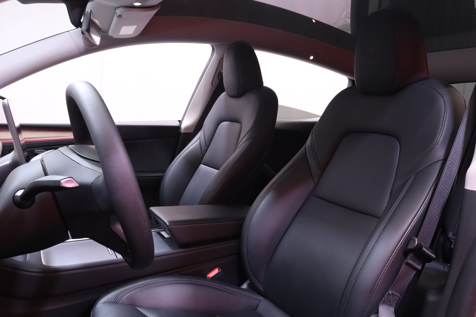 Tesla - Model Y - Long Range - Maastoauto