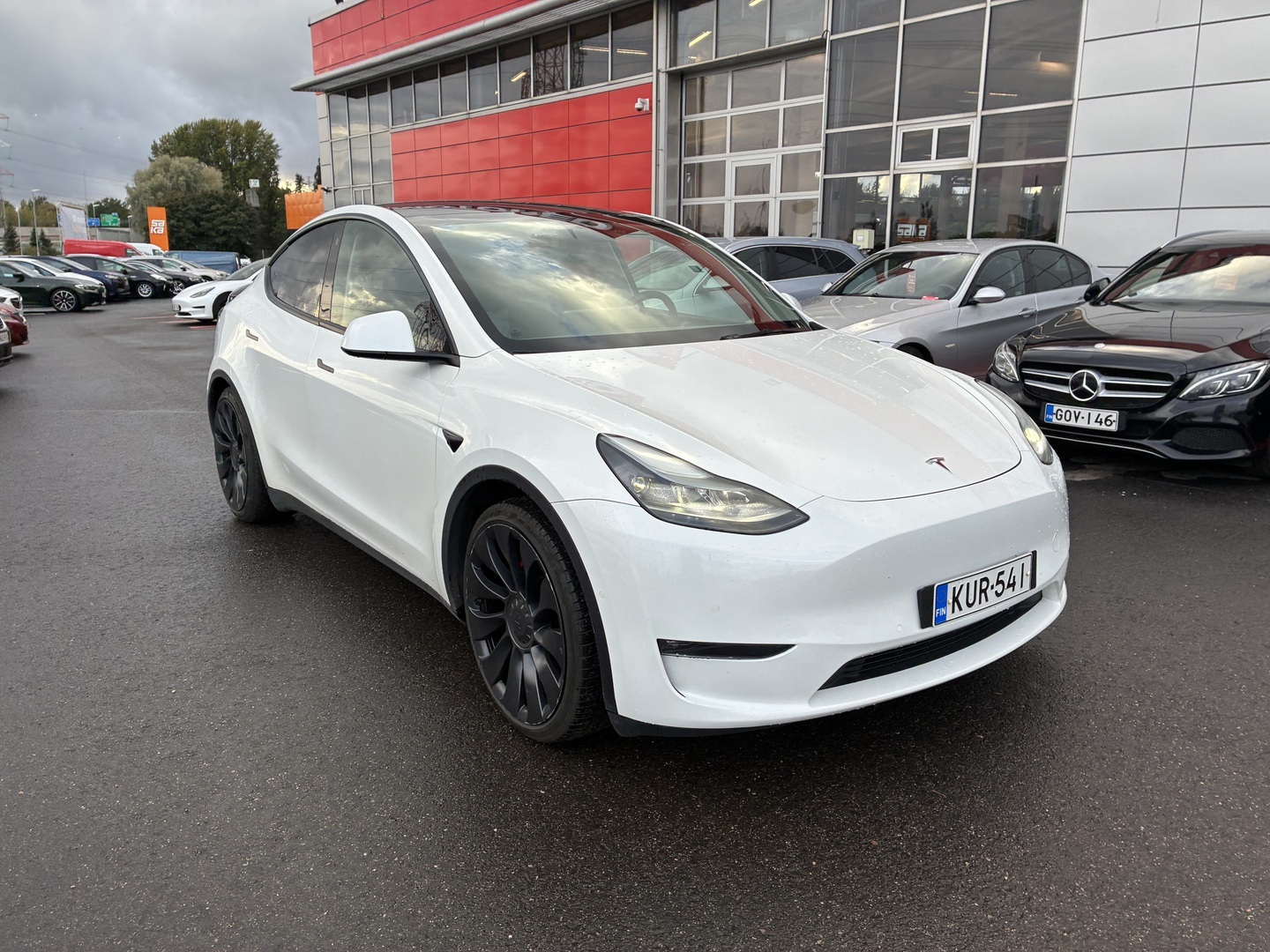 Tesla - Model Y - Performance - Maastoauto