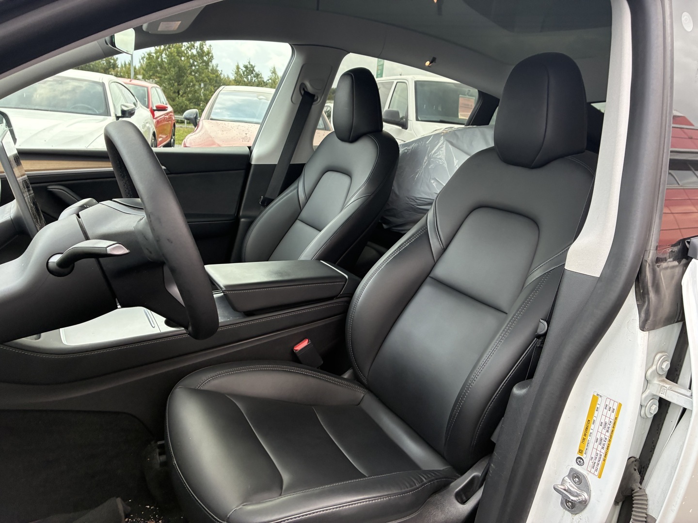 Tesla - Model Y - Performance - Maastoauto