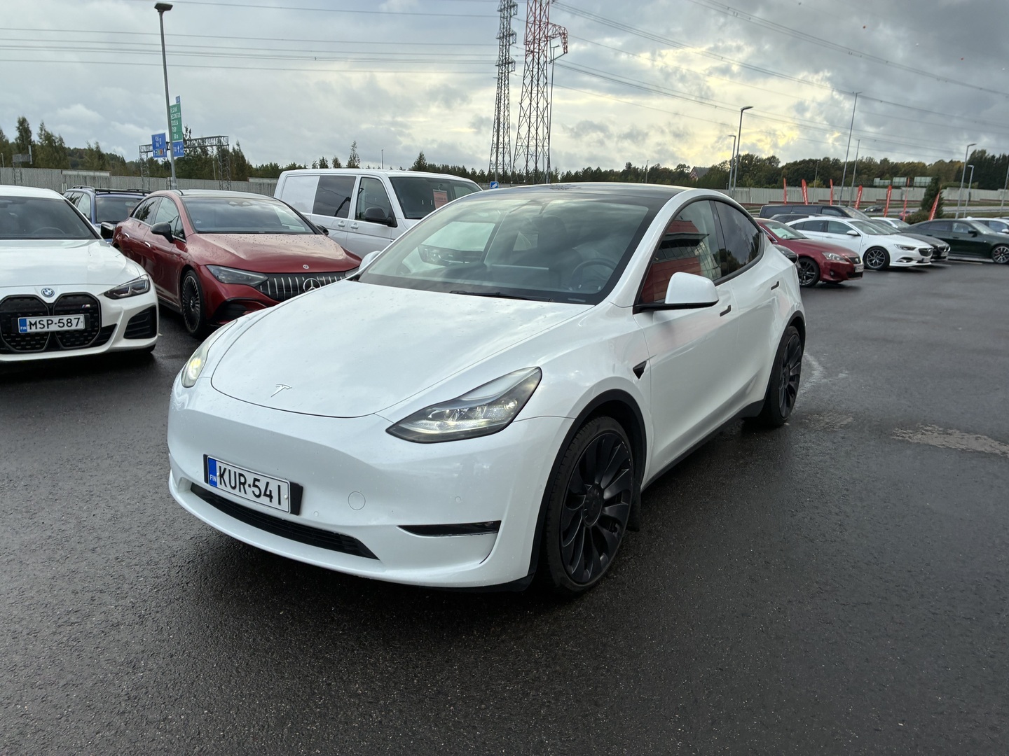 Tesla - Model Y - Performance - Maastoauto