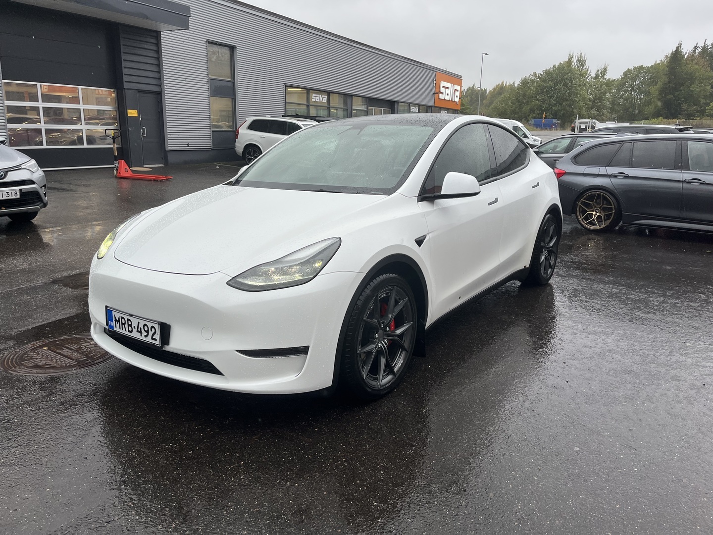 Tesla - Model Y - Performance - Maastoauto