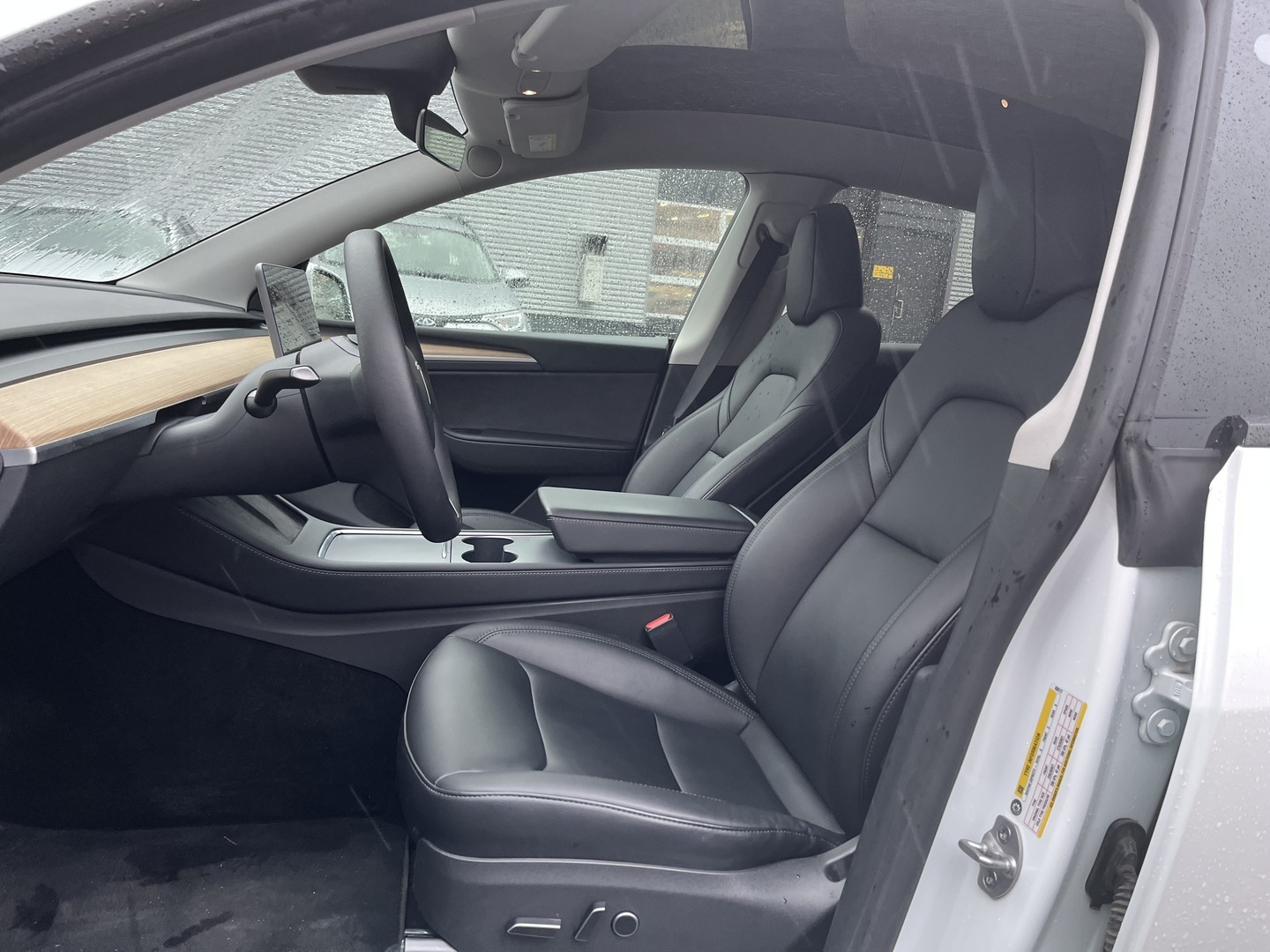 Tesla - Model Y - Performance - Maastoauto