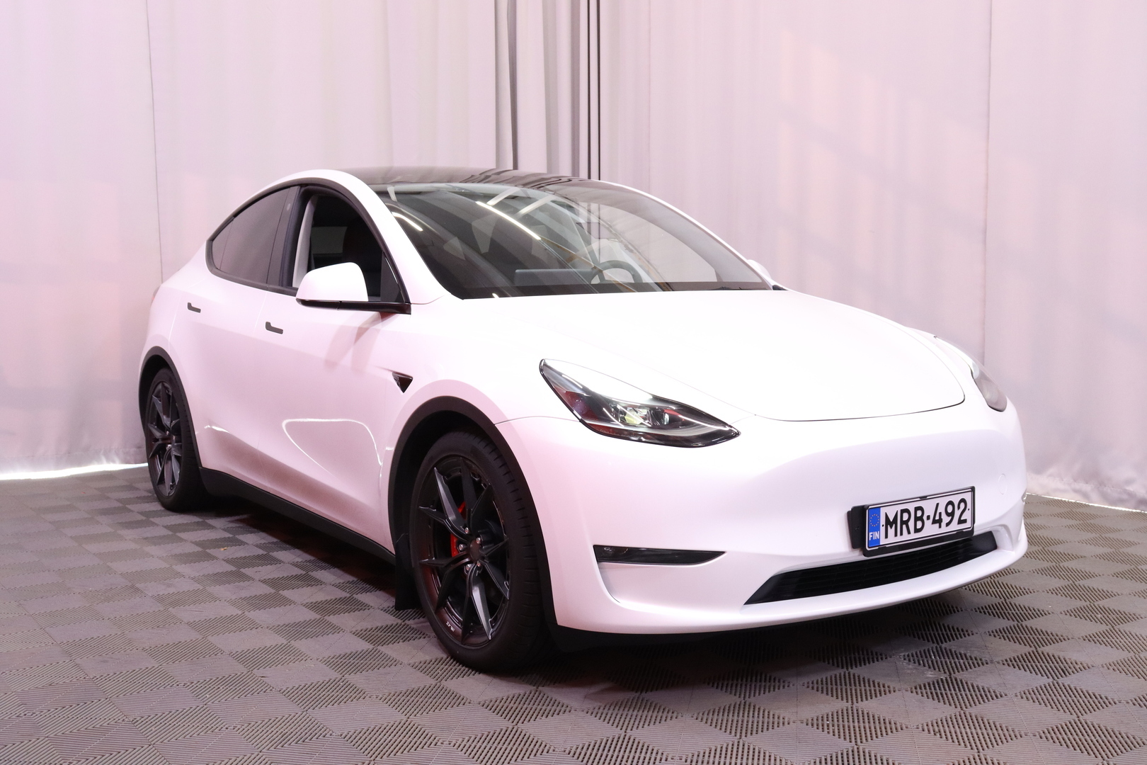 Tesla Model Y Performance 2023, kuva 6/36
