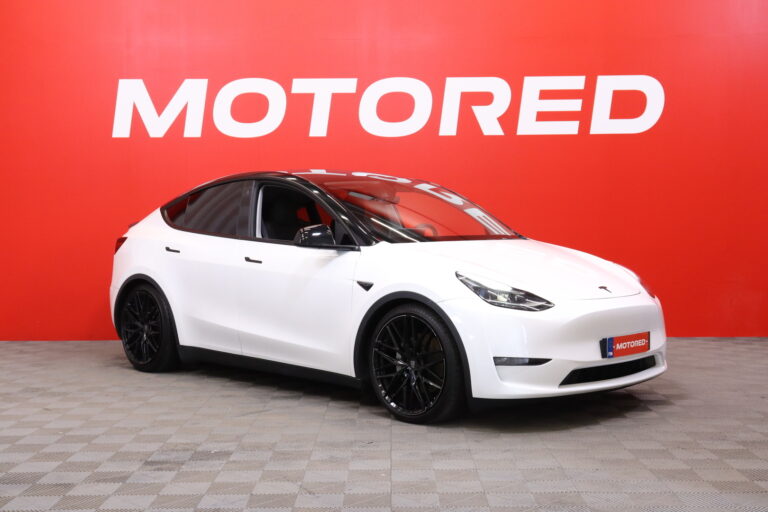 Tesla - Model Y - Long Range - Maastoauto
