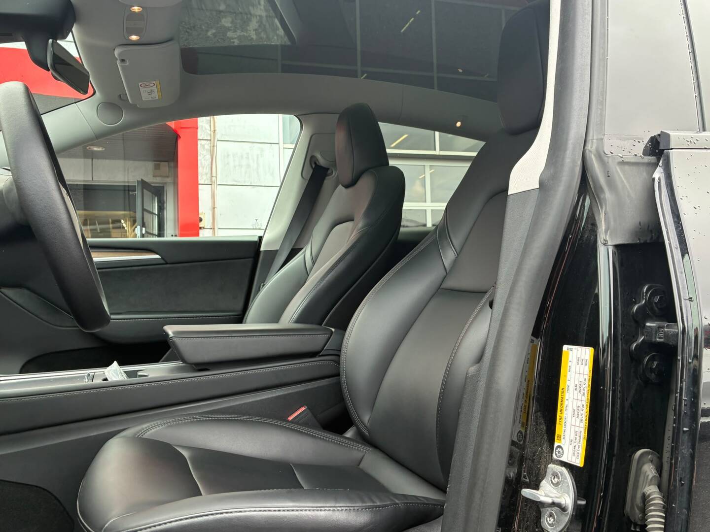 Tesla - Model Y - Long Range - Maastoauto