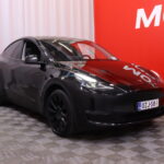 Tesla - Model Y - Long Range - Maastoauto